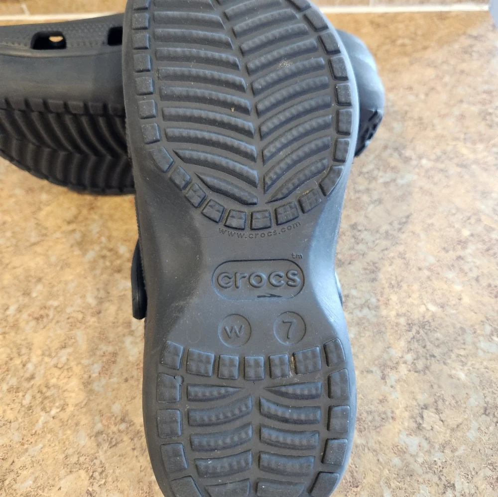 Crocs - Picture 4 of 7